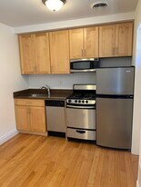 3220 35th St in Astoria, NY - Building Photo