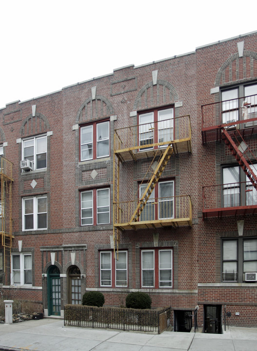 3139 Perry in Bronx, NY - Building Photo