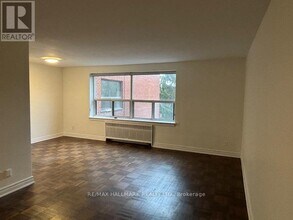 2 Newholm Rd in Toronto, ON - Building Photo - Building Photo