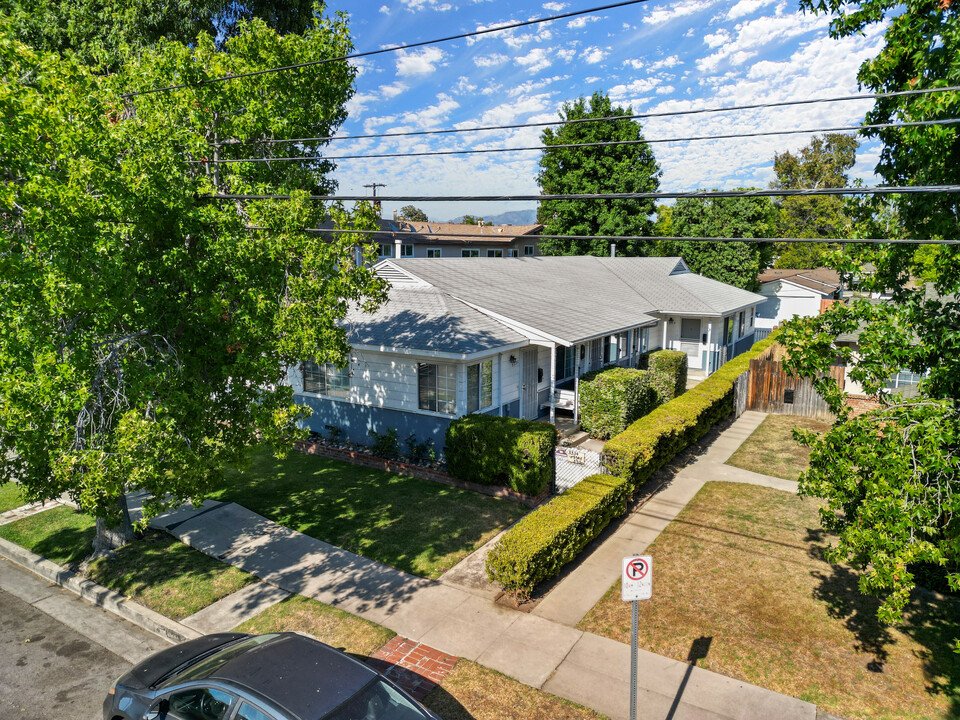 5534 Kester Ave in Sherman Oaks, CA - Building Photo