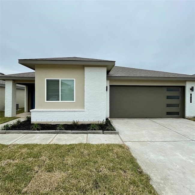 property at 215 Dusty Bridle Ln
