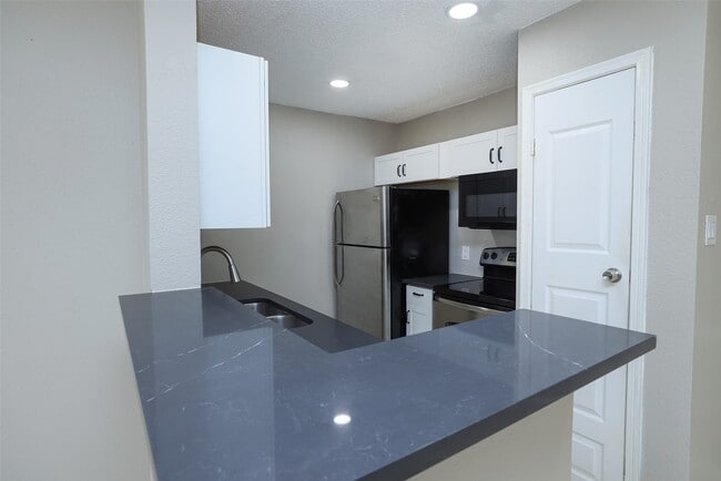 3770 Lovers Wood Ln in Houston, TX - Building Photo - Building Photo