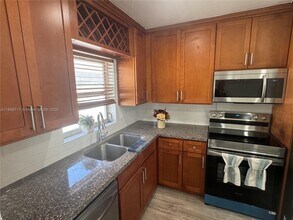5209 NW 18th St in Lauderhill, FL - Building Photo - Building Photo