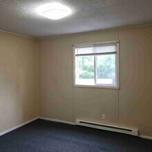 1019 Colonial Dr, Unit 2 in Benton Harbor, MI - Foto de edificio - Building Photo