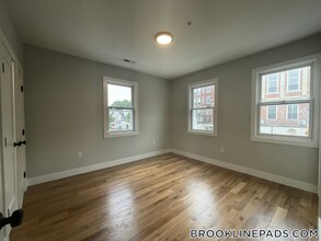 201 Boylston St in Brookline, MA - Building Photo - Building Photo