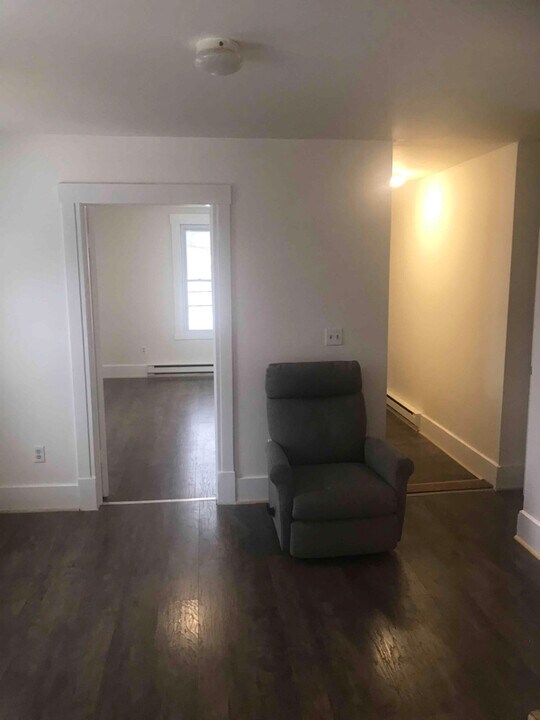 202 Dewey Ave in Pittsfield, MA - Building Photo