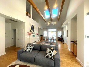 35 Maple St in Westhampton Beach, NY - Building Photo - Building Photo