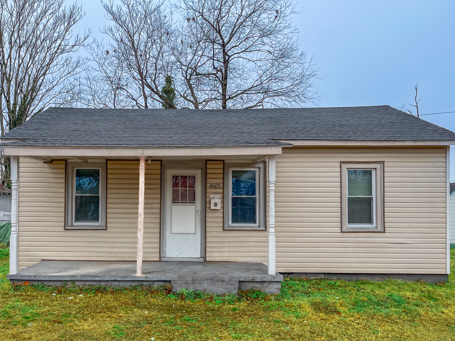 2125 Dupuy Rd in Petersburg, VA - Building Photo