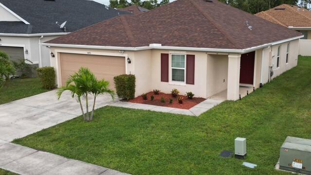 5870 NW Pine Trail Cir in Port St. Lucie, FL - Building Photo