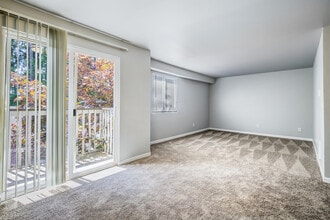 ReNew Waterview in Bremerton, WA - Building Photo - Building Photo