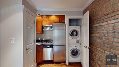 521 E 5th St in New York, NY - Building Photo - Building Photo