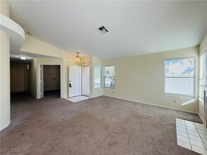 413 Europa Way in Las Vegas, NV - Building Photo - Building Photo