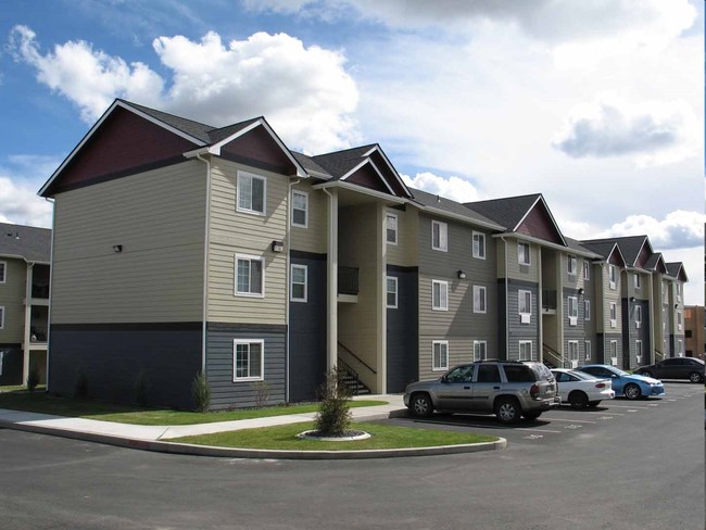 Castle Creek Apartments in Yakima, WA - Building Photo - Building Photo