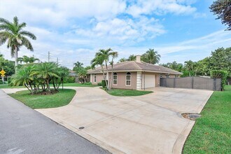 7421 SW 145th Terrace in Palmetto Bay, FL - Building Photo - Building Photo