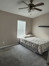 1242 Beckenham Way in Wesley Chapel, FL - Foto de edificio - Building Photo