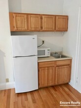 1061 Beacon St, Unit 7 in Brookline, MA - Building Photo - Building Photo