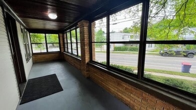 1308 Kalamazoo Ave SE in Grand Rapids, MI - Building Photo - Building Photo