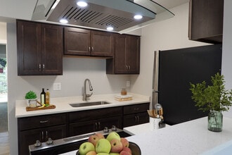 Forest View On 11th in Kalamazoo, MI - Building Photo - Building Photo