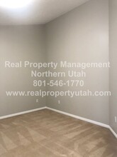 1383 Indian Spgs Cir in Layton, UT - Building Photo - Building Photo