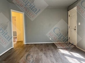 219 E Douglas Dr in Midwest City, OK - Building Photo - Building Photo