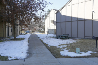 Sunnyvale Condominiums in Longmont, CO - Foto de edificio - Building Photo