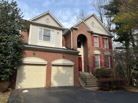 9425 Spruce Tree Cir in Bethesda, MD - Building Photo