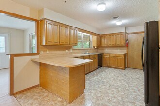 4 Douglas Dr in Mabank, TX - Building Photo - Building Photo
