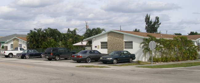 210 S Broadway in Lantana, FL - Foto de edificio - Building Photo