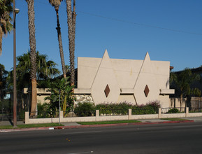 802 S Raitt St in Santa Ana, CA - Foto de edificio - Building Photo