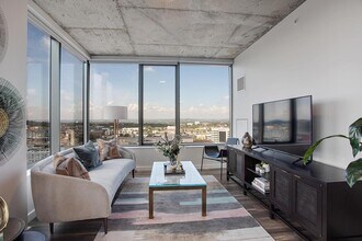 2010 West End in Nashville, TN - Building Photo - Building Photo