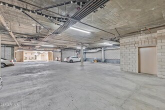 1256 Main St in Ventura, CA - Building Photo - Building Photo