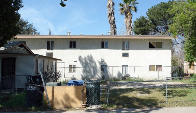 142 E 11TH St in San Bernardino, CA - Building Photo - Building Photo