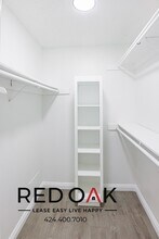 8555 Independence Ave in Los Angeles, CA - Building Photo - Building Photo