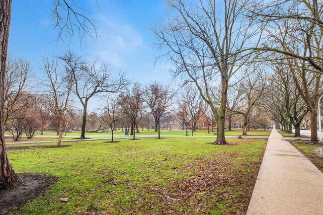 2531 W Lunt Ave, Unit 2 in Chicago, IL - Building Photo - Building Photo