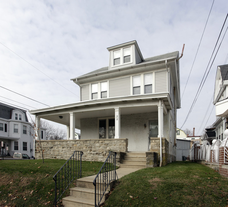 22 Central Ave in Cheltenham, PA - Building Photo