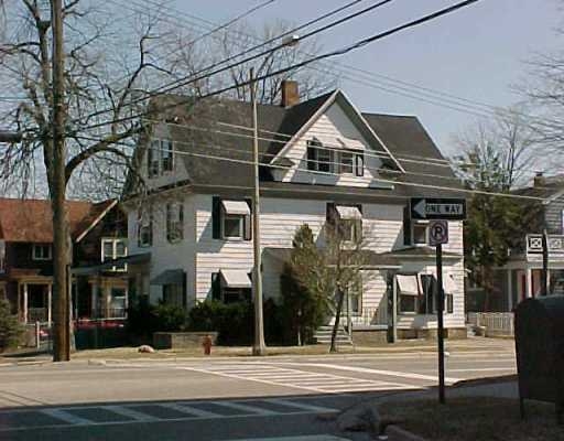 330 N Walnut St in Lansing, MI - Building Photo