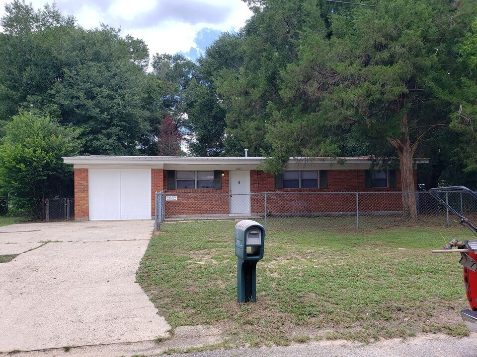 6056 Judy Dr in Milton, FL - Building Photo