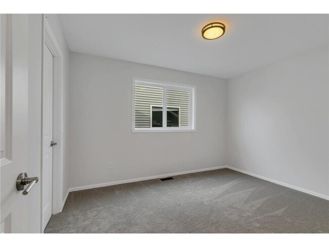 3522 Cloman Way in Inver Grove Heights, MN - Foto de edificio - Building Photo