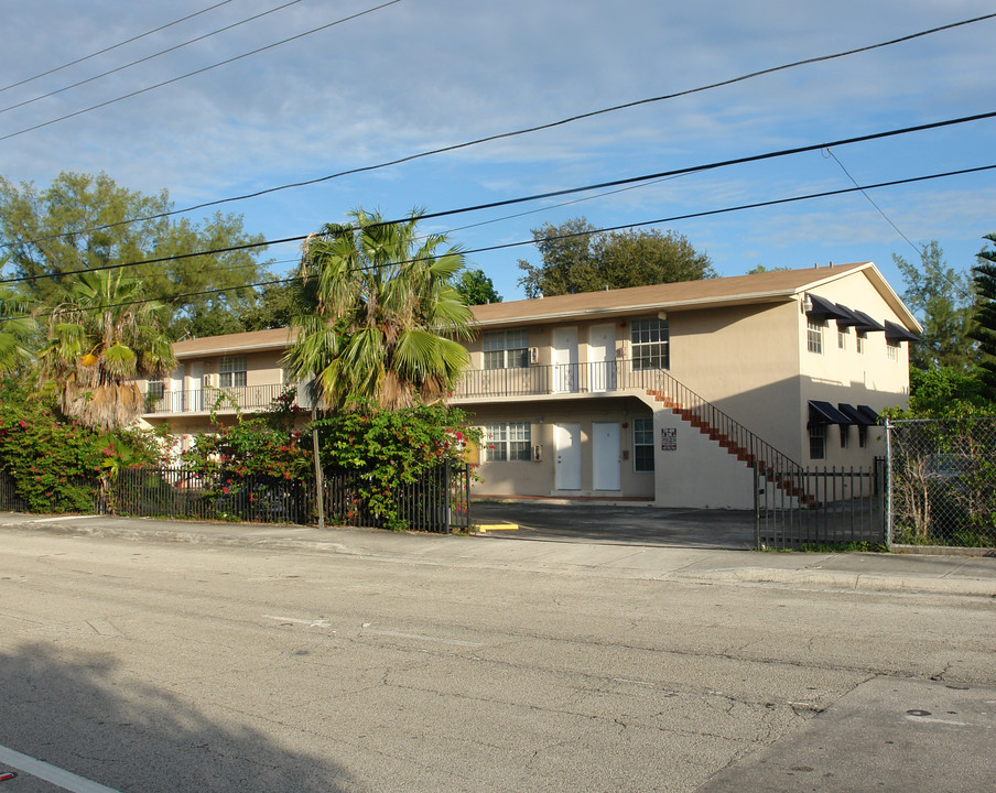 555 NE 61st St in Miami, FL - Foto de edificio