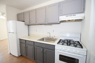 2435 Grays Ferry Ave in Philadelphia, PA - Building Photo - Building Photo