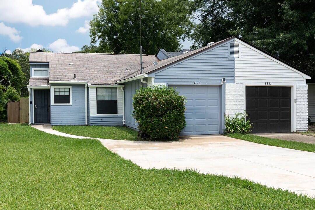 3223 Albert Dr in Tallahassee, FL - Building Photo