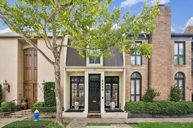 2220 Fulham Ct