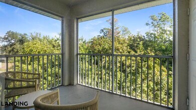 3695 Island Club Dr, Unit 3580-10 in North Port, FL - Foto de edificio - Building Photo