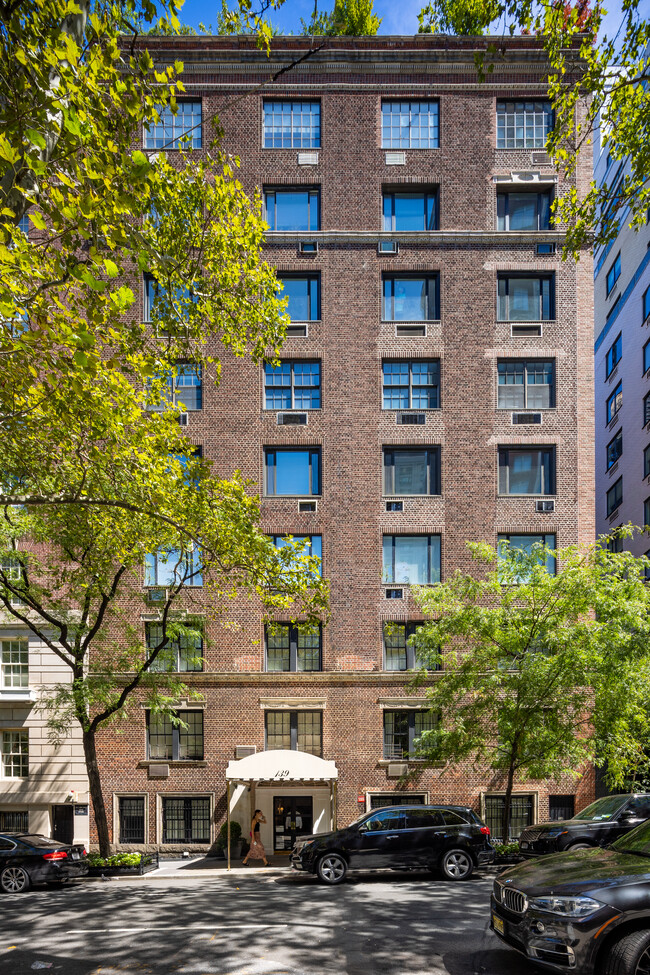 139 E 66th St in New York, NY - Building Photo - Building Photo