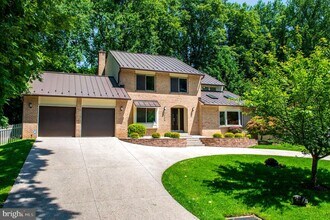 8033 Cypress Grove Ln in Cabin John, MD - Building Photo - Building Photo