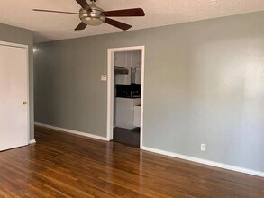 426 Koehler Ct in San Antonio, TX - Building Photo - Building Photo