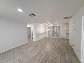 13186 Thrush St in Spring Hill, FL - Building Photo - Building Photo