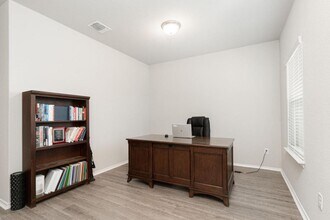 556 Long Leaf Dr in New Braunfels, TX - Building Photo - Building Photo
