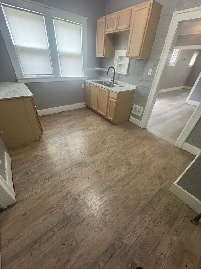 11344 Belleterre Ave, Unit Apt 1