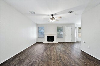 1311 Tetbury Ln in Austin, TX - Building Photo - Building Photo